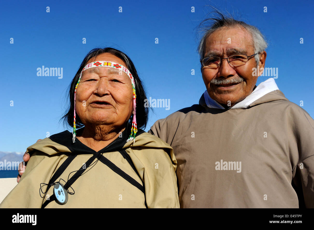 Portrait of elderly Inuit couple, Pond Inlet village, Baffin Island, Nunavut, Canada, August 2010 Stock Photo