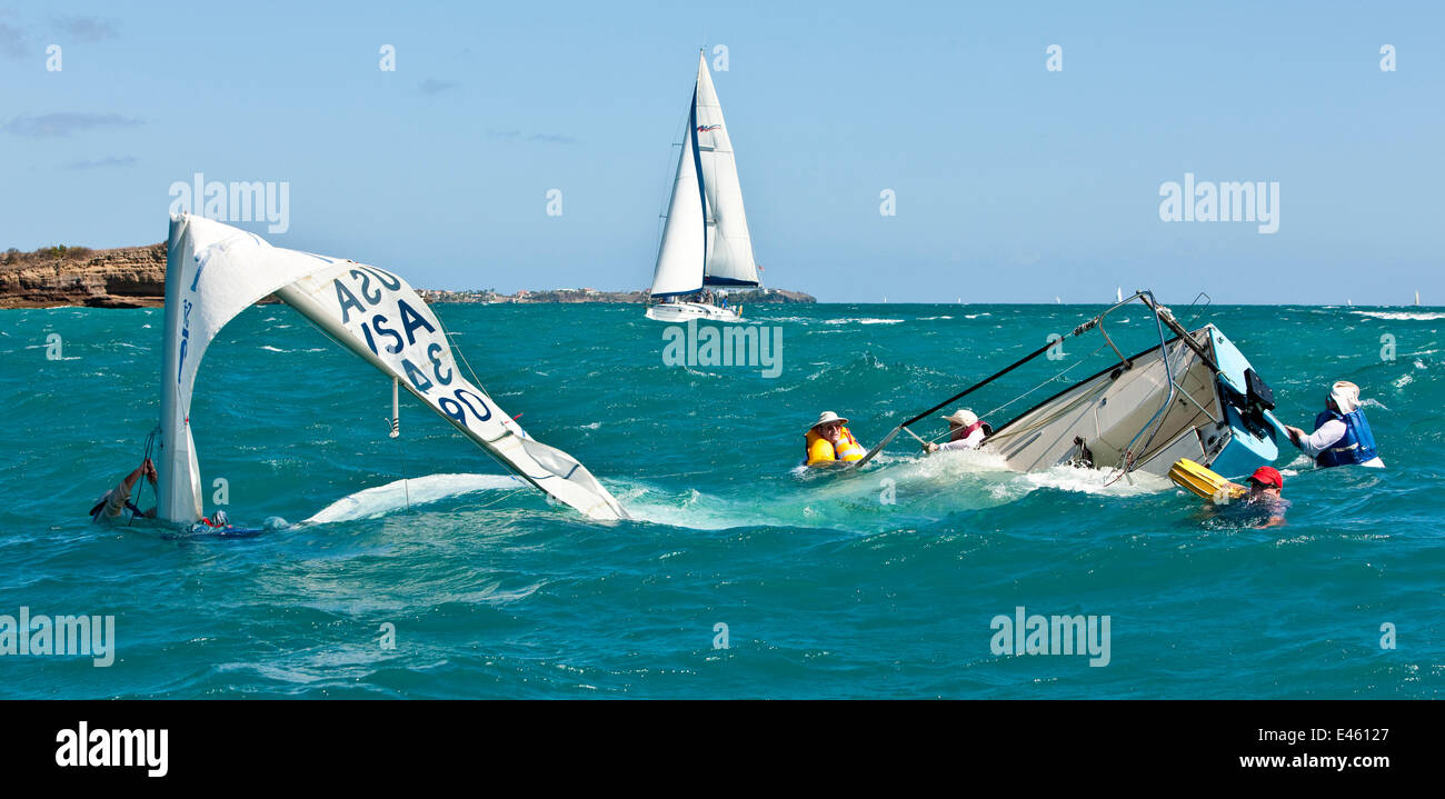 Boat sinking hires stock photography and images Alamy