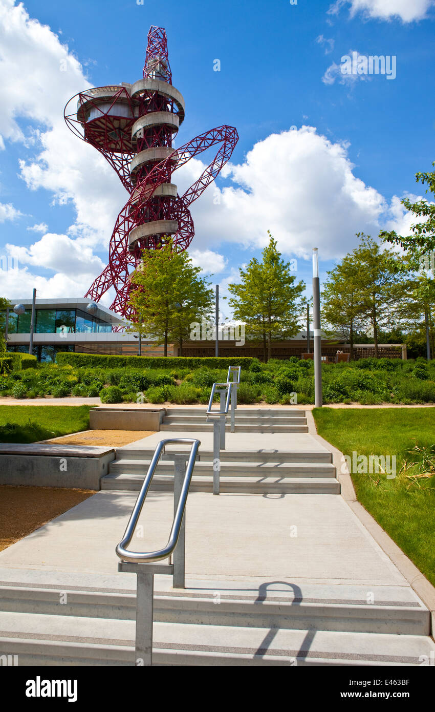 A view of the ArcelorMittal Observation Tower seen from the Queen Elizabeth Park in London. Stock Photo