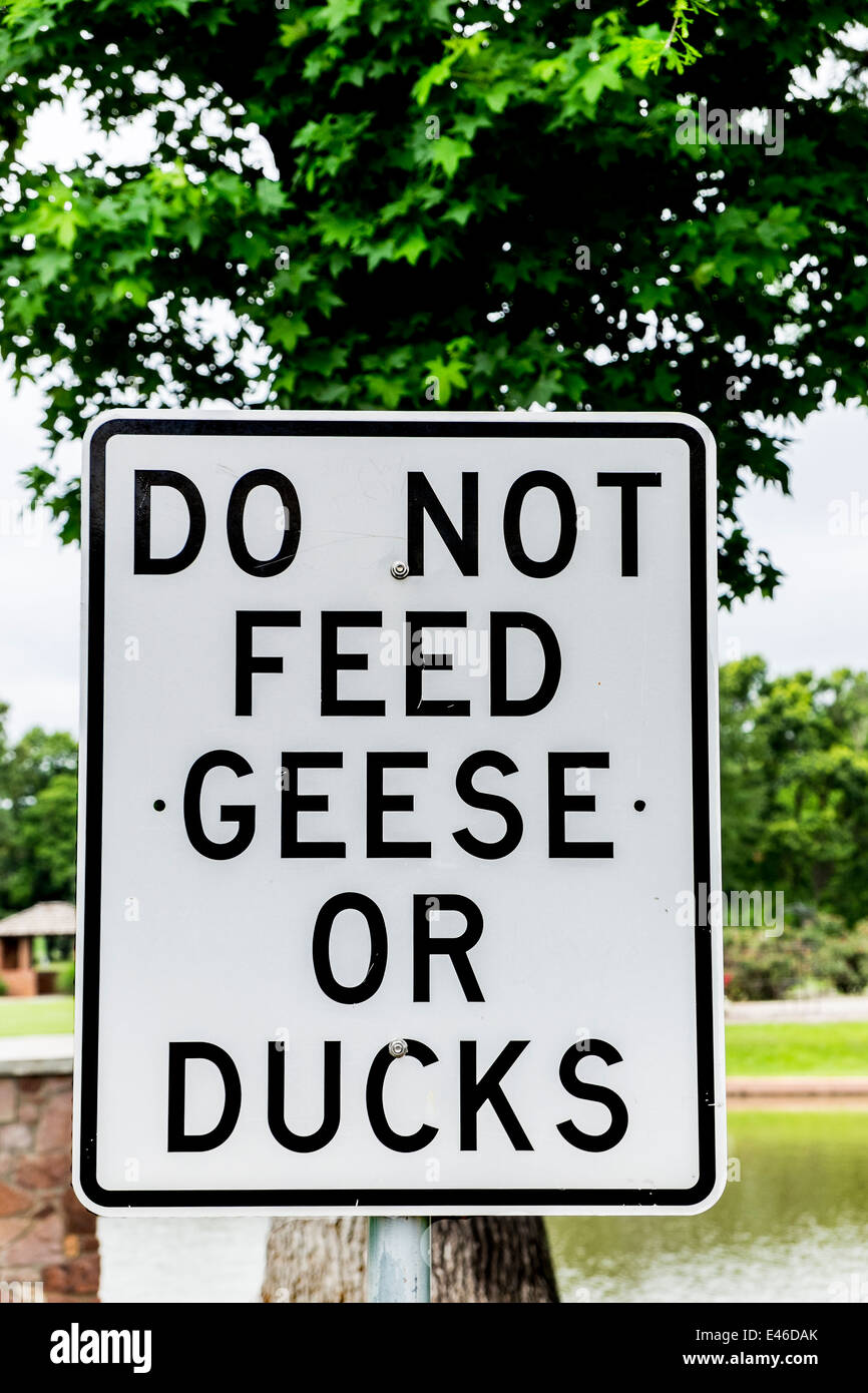 Geese warning sign hires stock photography and images Alamy