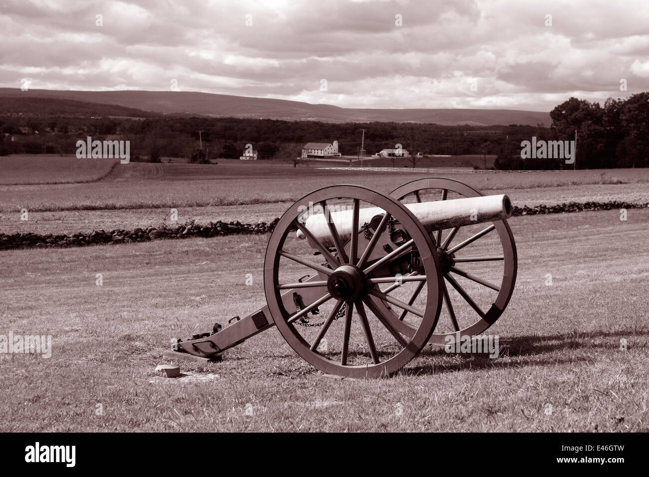 12-pounder Napoleon cannon along Confederate balttle lines, Gettysburg battlefield, PA, USA Stock Photo