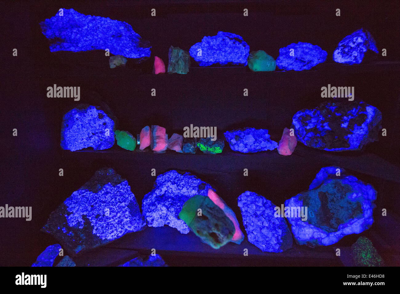 Fluorescent minerals hi-res stock photography and images - Alamy
