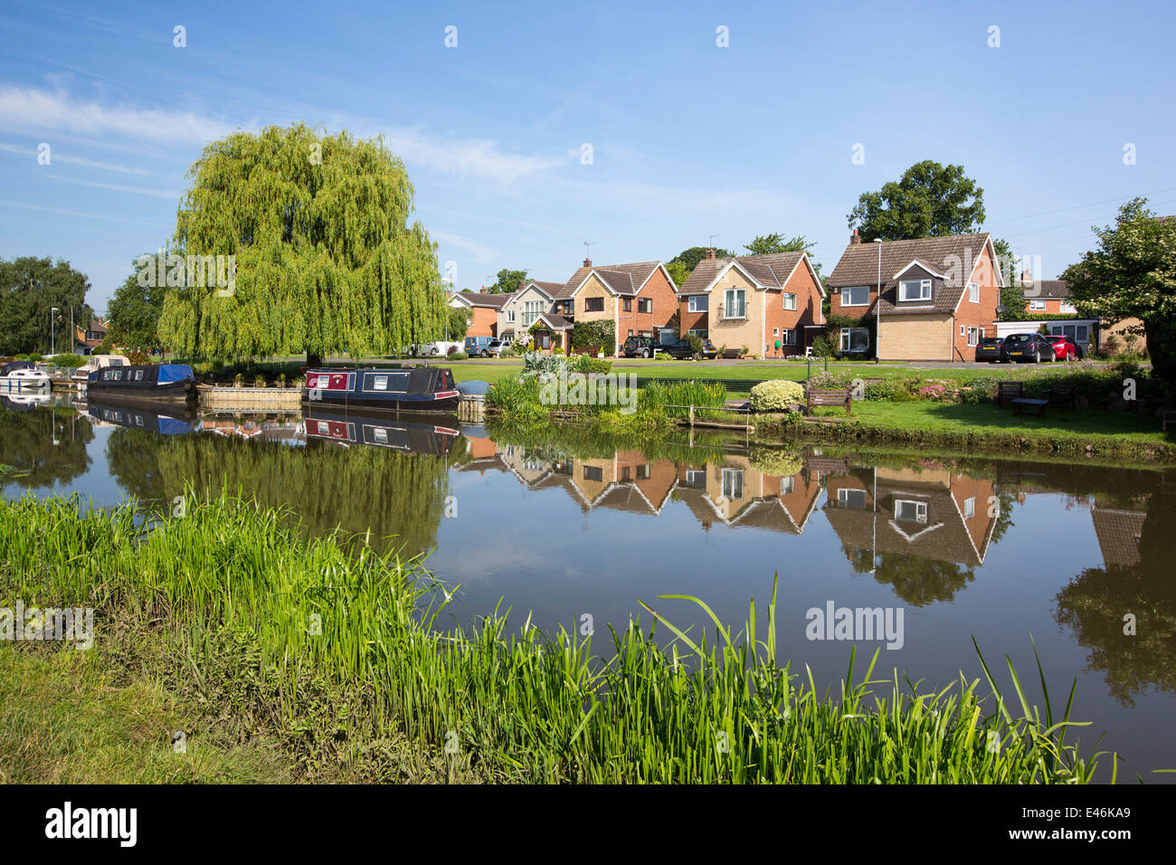 Water front houses in Barrow upon Soar in Leicestershire, next to the river Soar Stock Photo Alamy