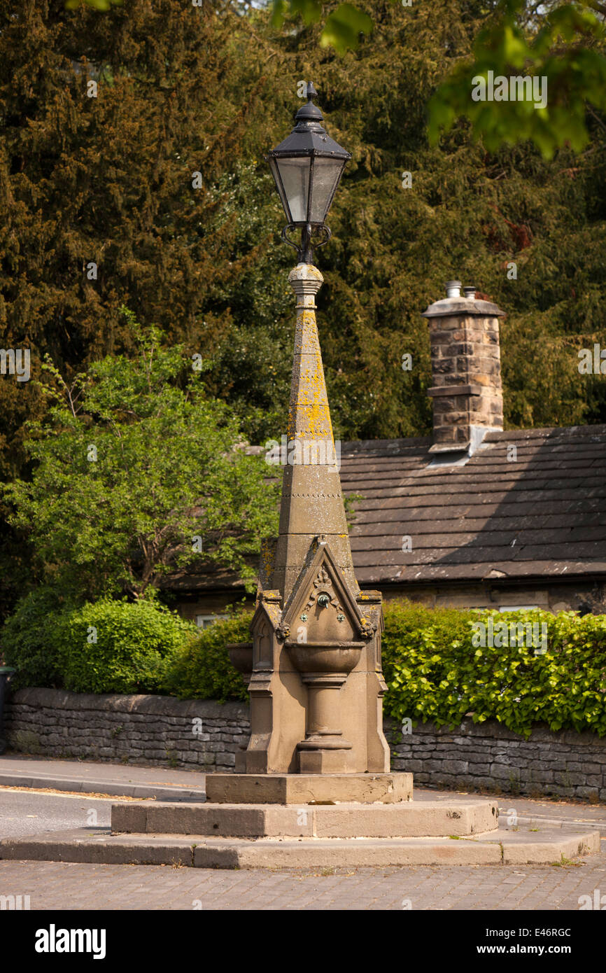 UK, Derbyshire, Peak District, Bakewell, Drinking fountain and street lamp at road junction Stock Photo
