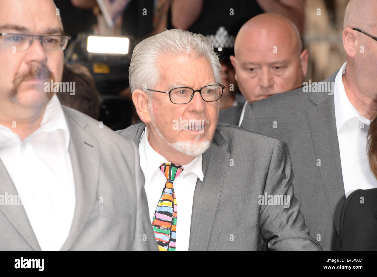 London, UK. 4th July, 2014. Rolf Harris arrives at court for sentencing on 12 counts of indecent assault. Credit:  See Li/Alamy Live News Stock Photo
