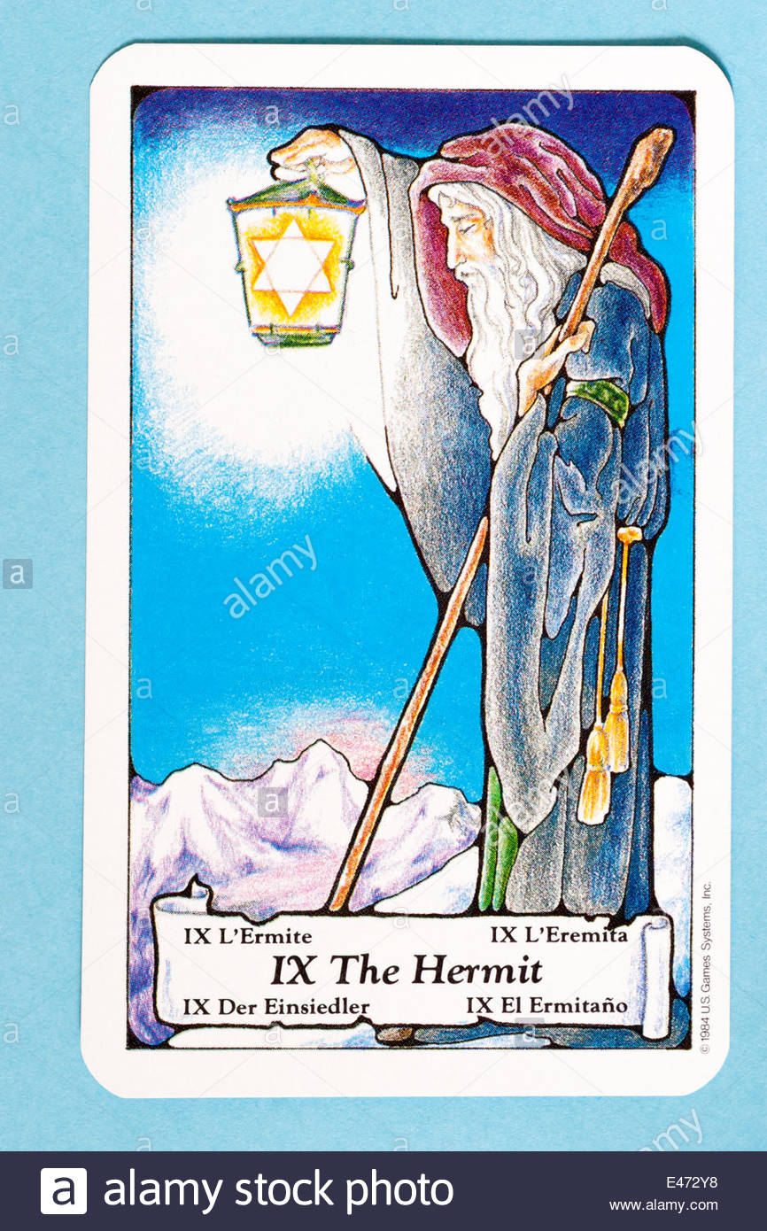 Таро 9 аркан отшельник. Старший аркан отшельник. Отшельник таро райдера уэйта. Характеристика арканов. Аркан отшельник таро.