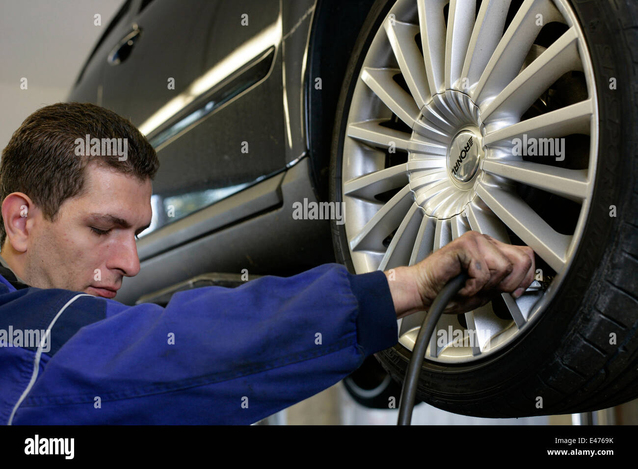 Automotive platform hi-res stock photography and images - Alamy