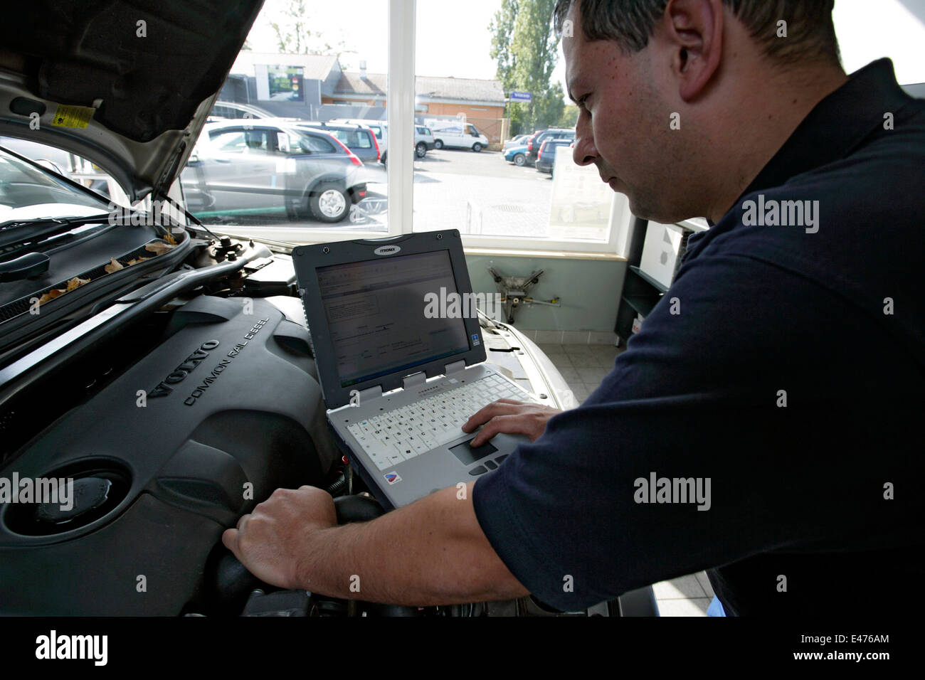 Electronics Repair Shop High Resolution Stock Photography and Images