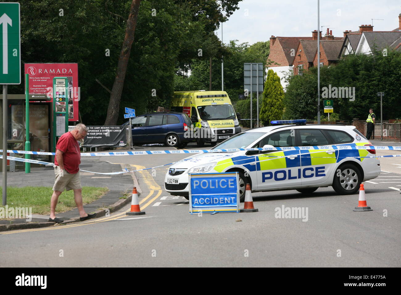 Loughborough, Leicestershire, UK. 4th July, 2014. Car accident on the a6 leicester road police traffic officers and paramedics attended the scene. Stock Photo