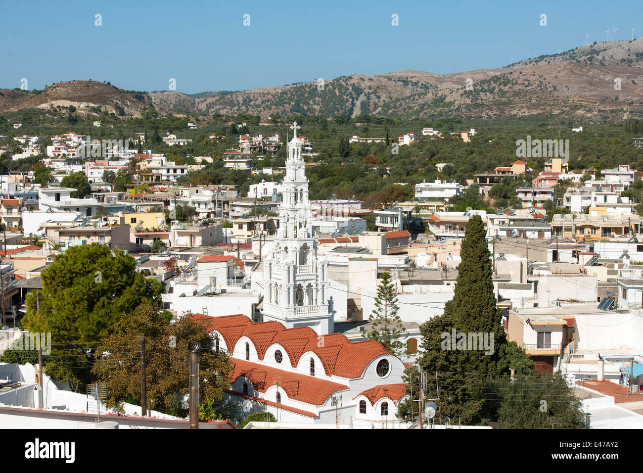 Griechenland, Rhodos, Archangelos, Ortsansicht mit Michael-Archangelos-Kirche Stock Photo