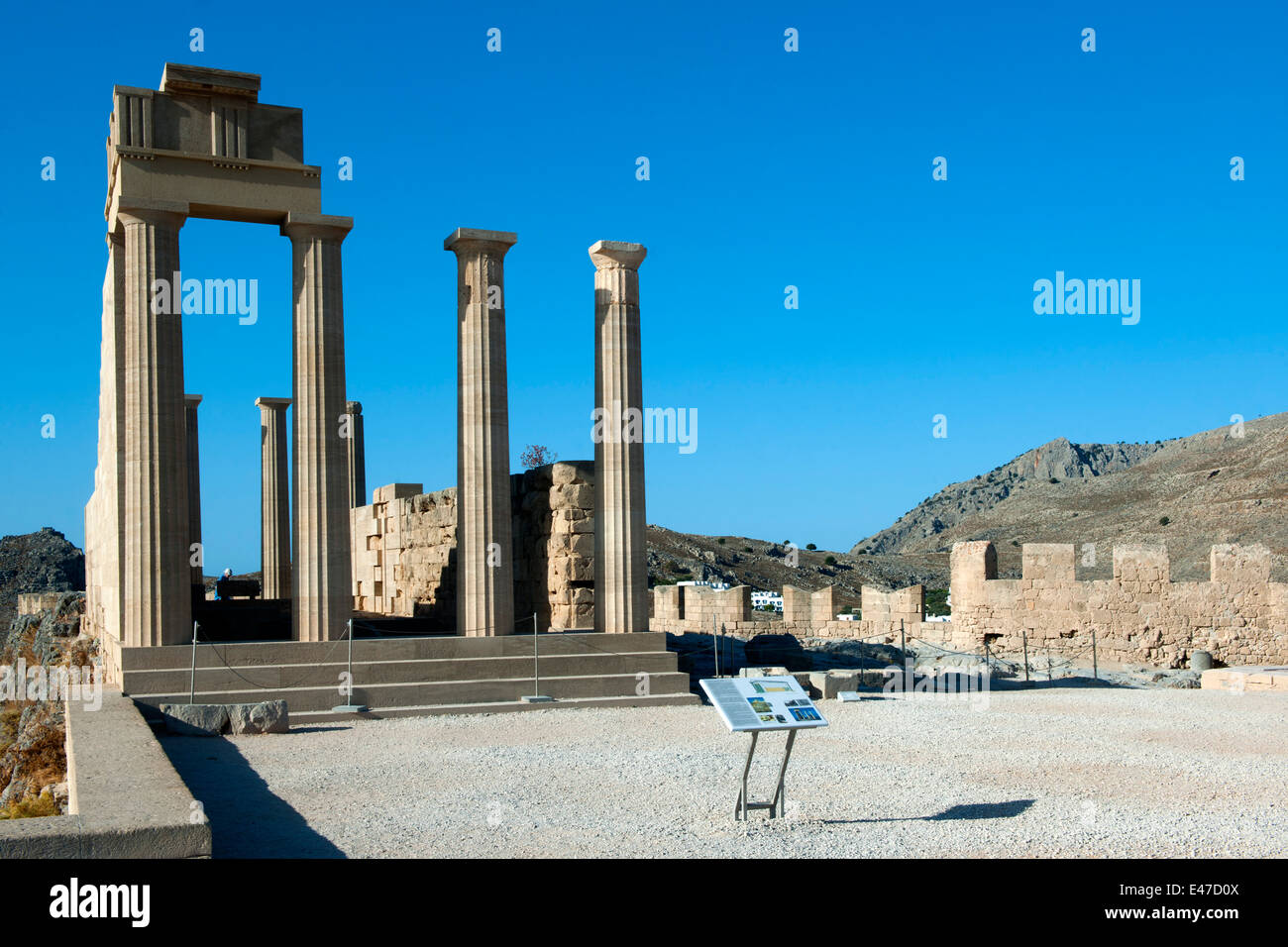 Griechenland, Rhodos, Lindos, Akropolis, Athena Tempel Stock Photo - Alamy