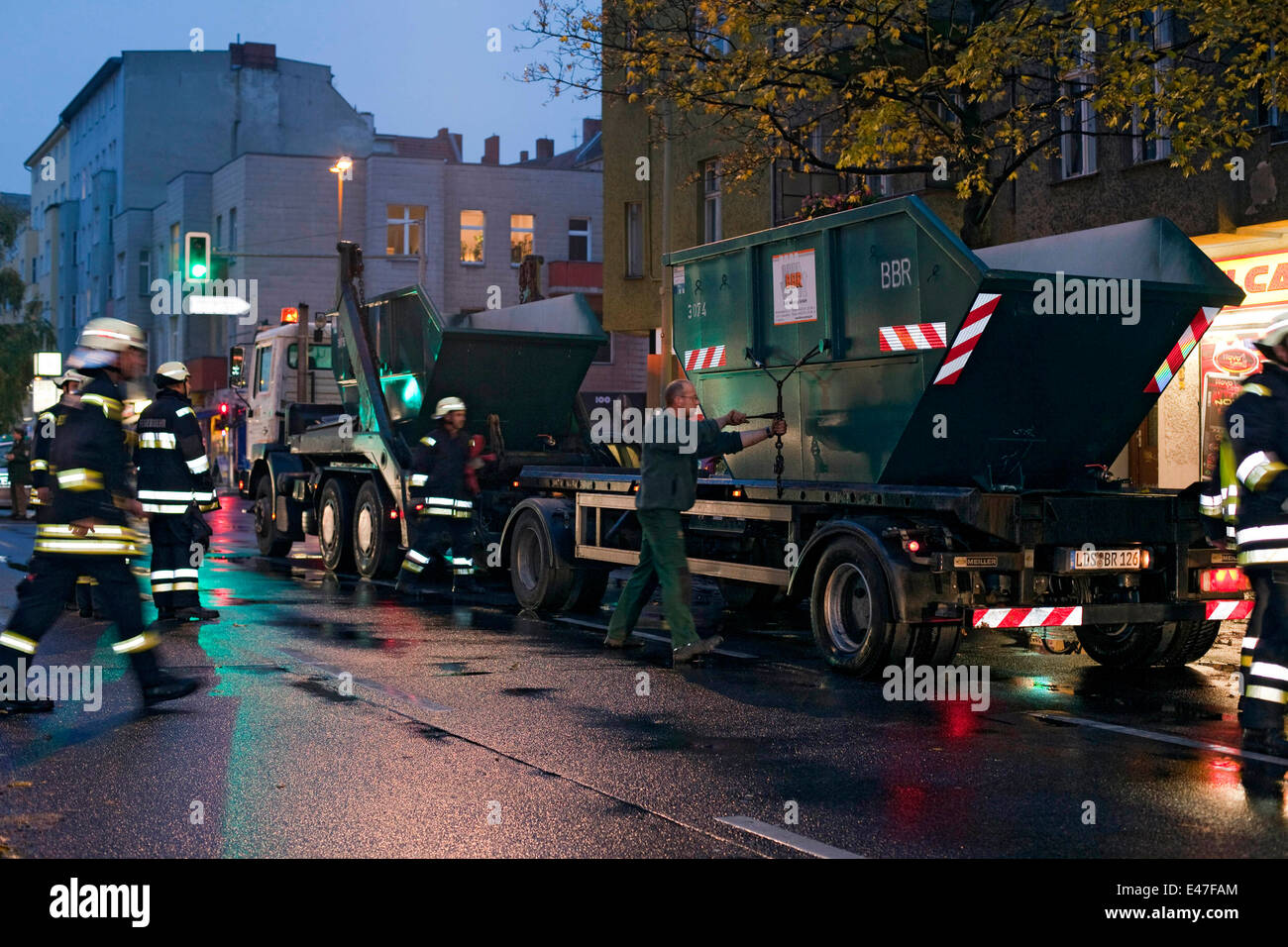 Firefighting works hi-res stock photography and images - Alamy