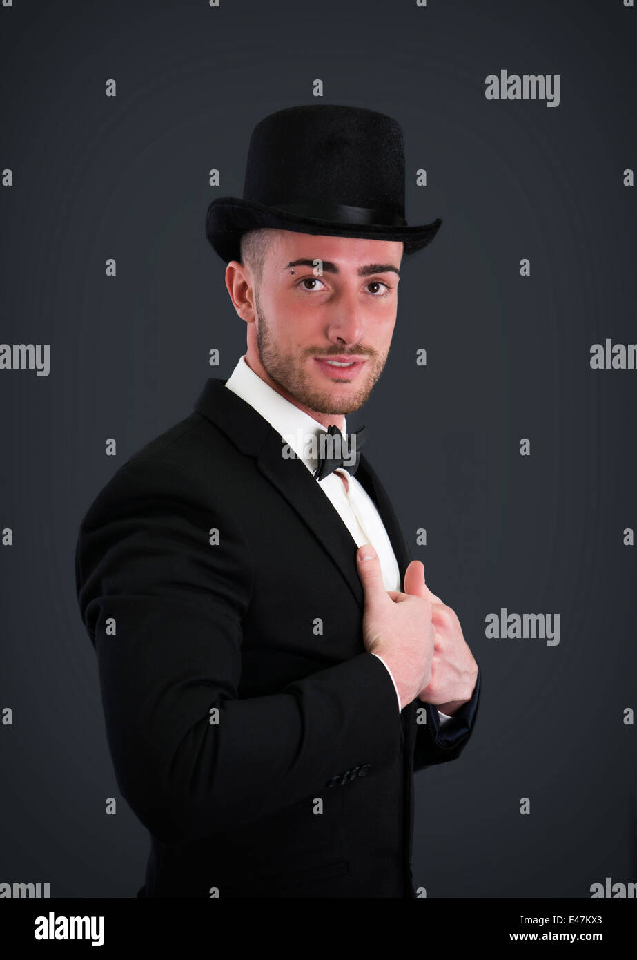 Man in suit and top hat hi-res stock photography and images - Alamy