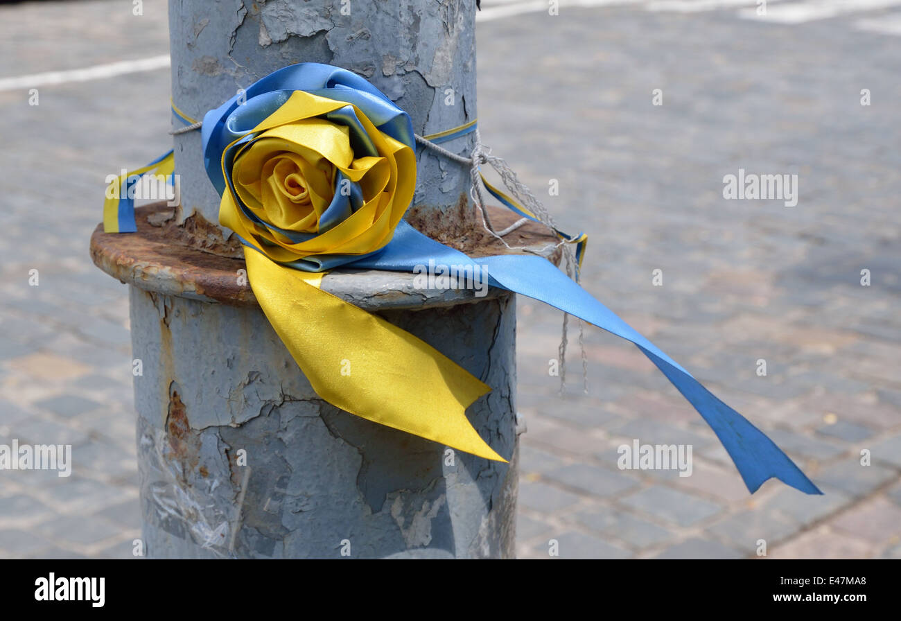 Ukraine Ribbon Support Ribbons for ukraine hi-res stock photography and images - Alamy