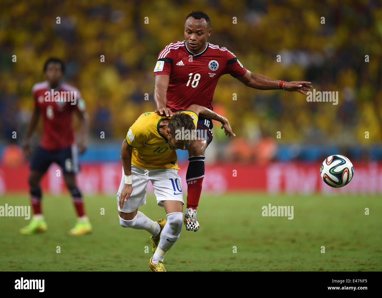 Instant Foot ⚽️ on X: Neymar à l'entraînement 😁   / X