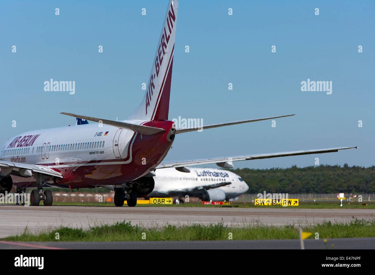 Airfield lettering hi-res stock photography and images - Alamy