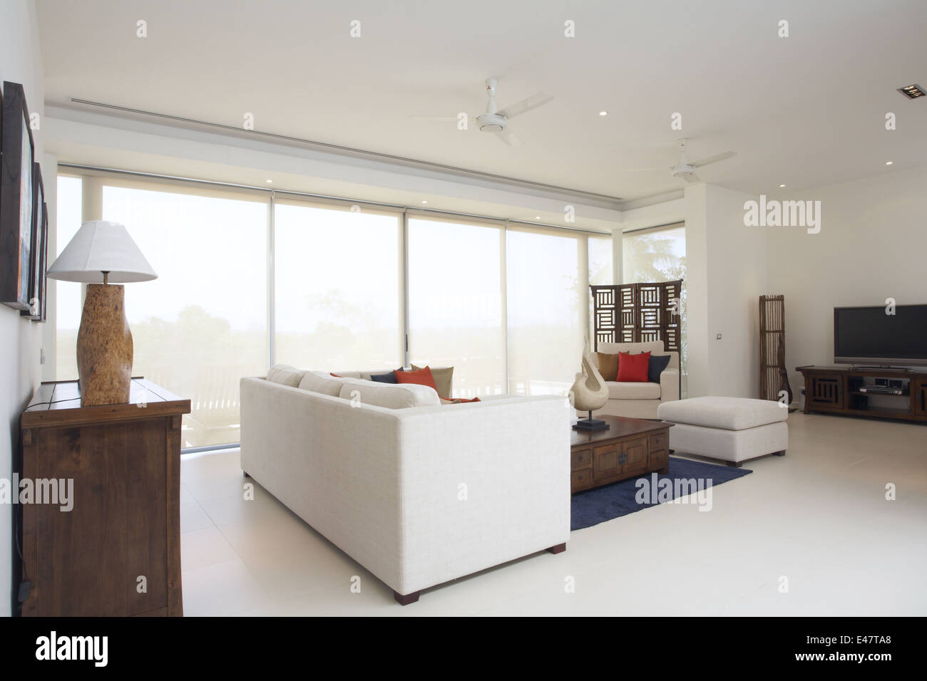 Panoramic living room hi-res stock photography and images - Alamy