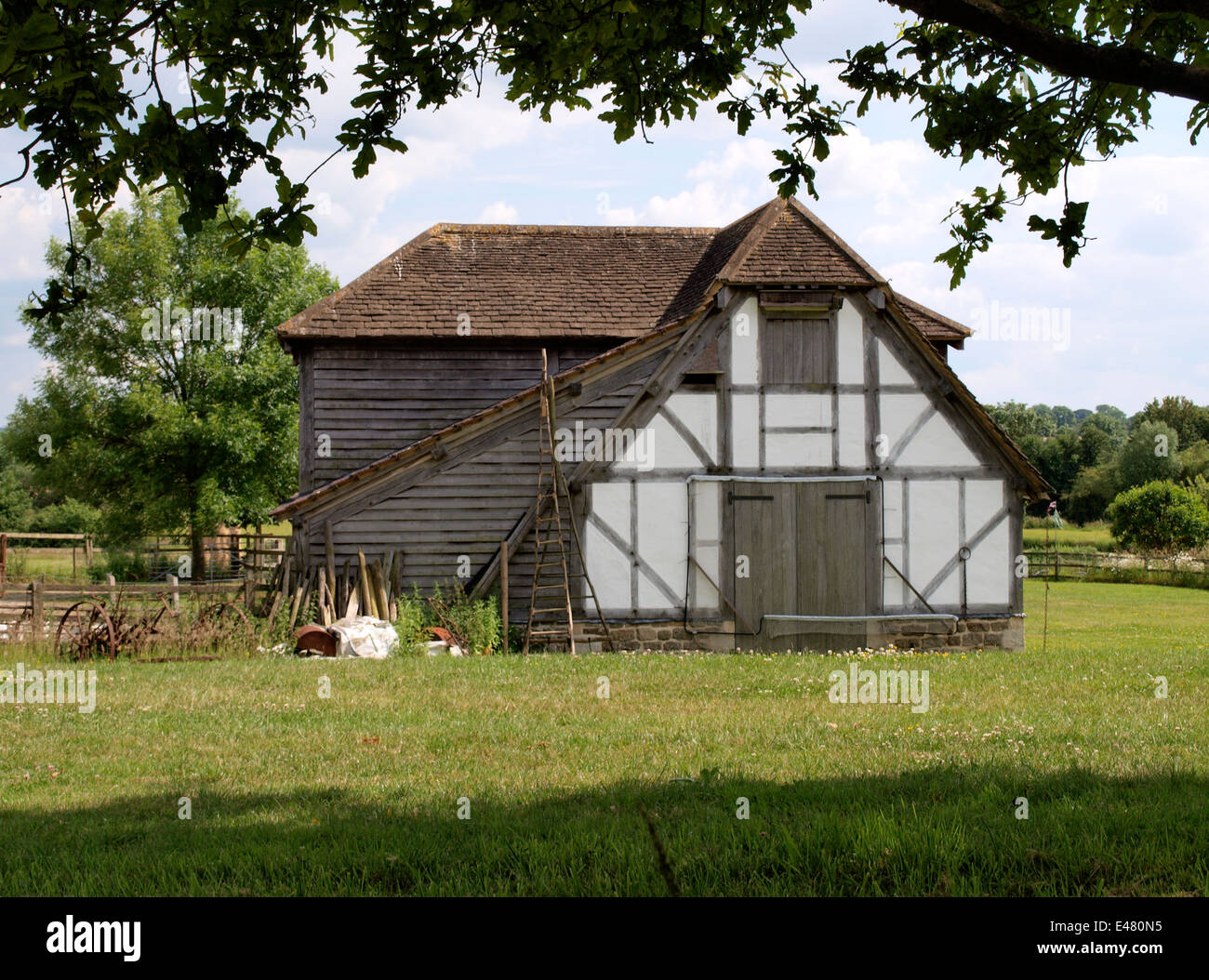 Tudor style wooden barn, Wiltshire, UK Stock Photo