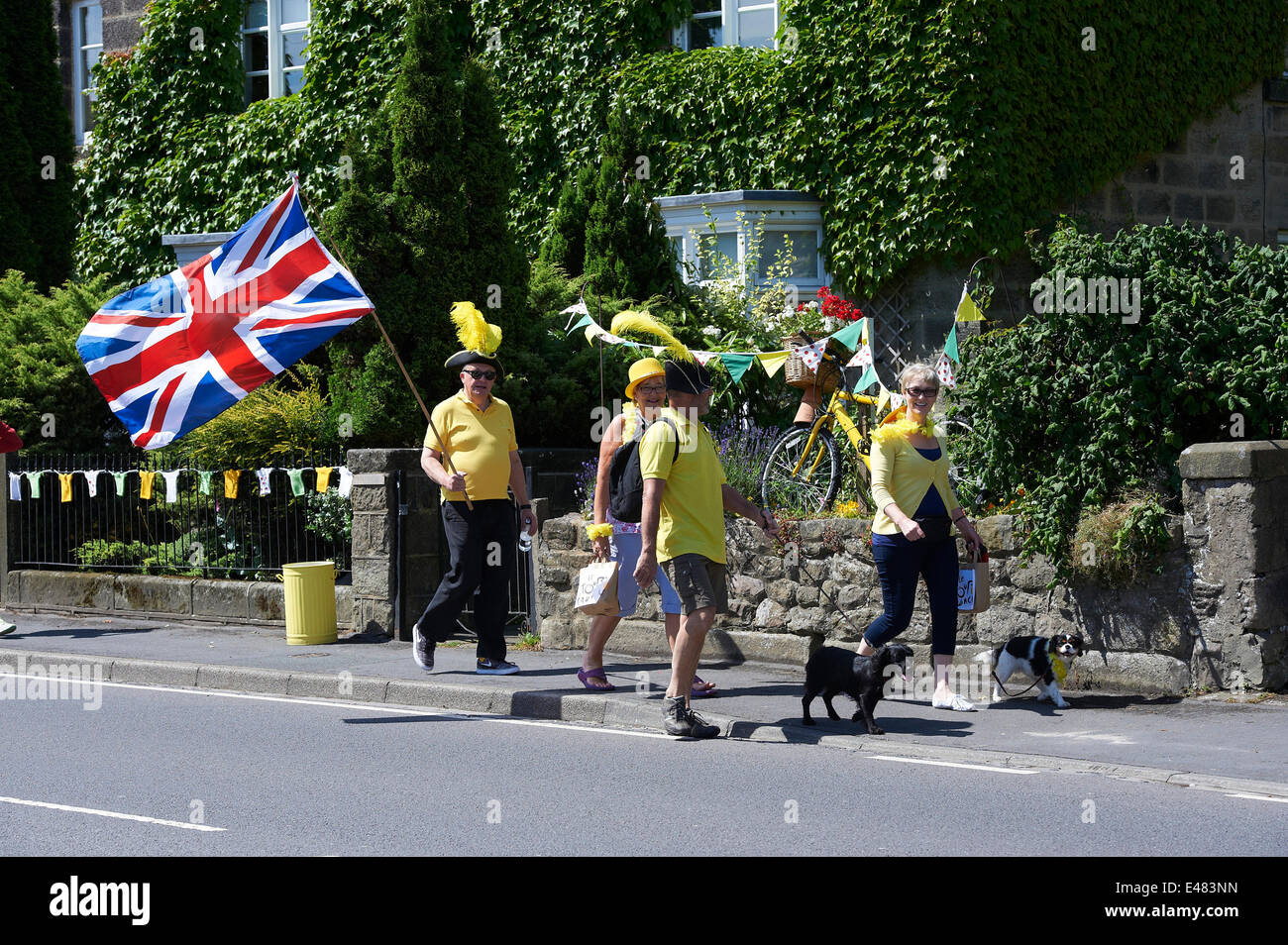 Killinghall Village, North Yorkshire, UK.  5th July 2014. Tour de France, Stage one. Residents in the village of Killinghall get ready for the Tour de France riders to come through on their way to the finish line, 4km away in Harrogate, UK. LeedsPRPhoto/Alamy Live News Stock Photo