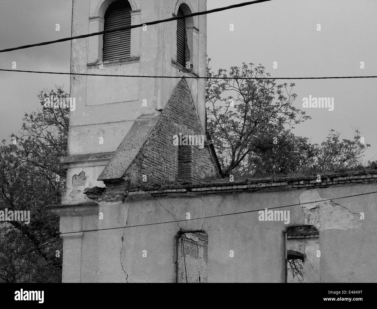 Ancient brick stone wall ruins Black and White Stock Photos & Images ...