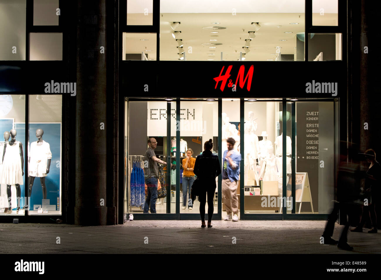 Hennes And Mauritz High Resolution Stock Photography and Images - Alamy