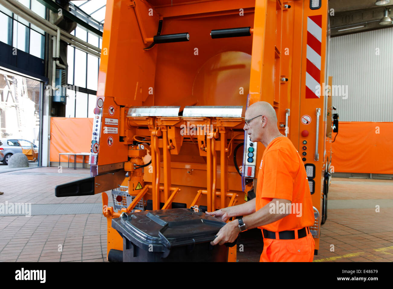 BSR garbage trucks with hydrogen fuel cell Stock Photo Alamy