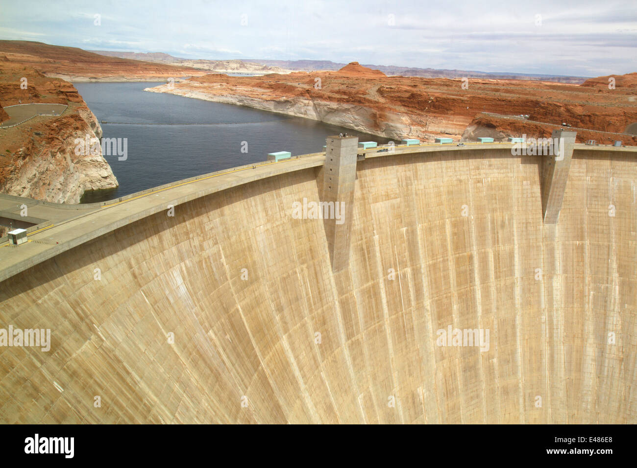 Man made lake with dam hi-res stock photography and images - Alamy