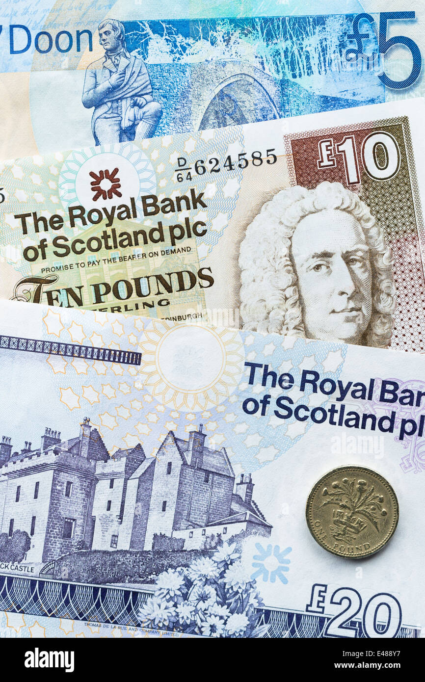 Scottish banknotes from The Royal Bank of SCOTLAND £5, £10, £20, and £1 coin Stock Photo