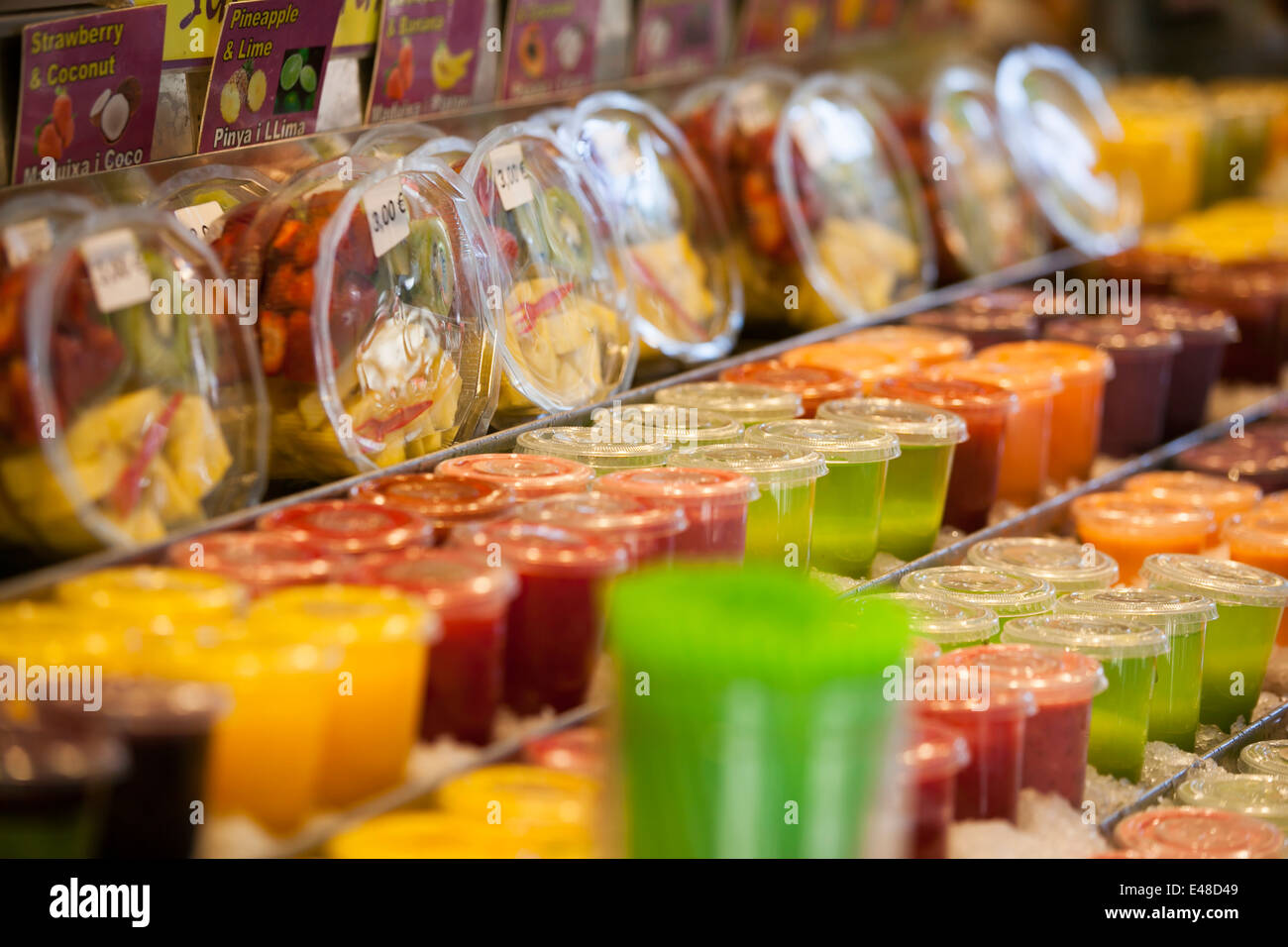 Squeezed fruit juices hi-res stock photography and images - Alamy