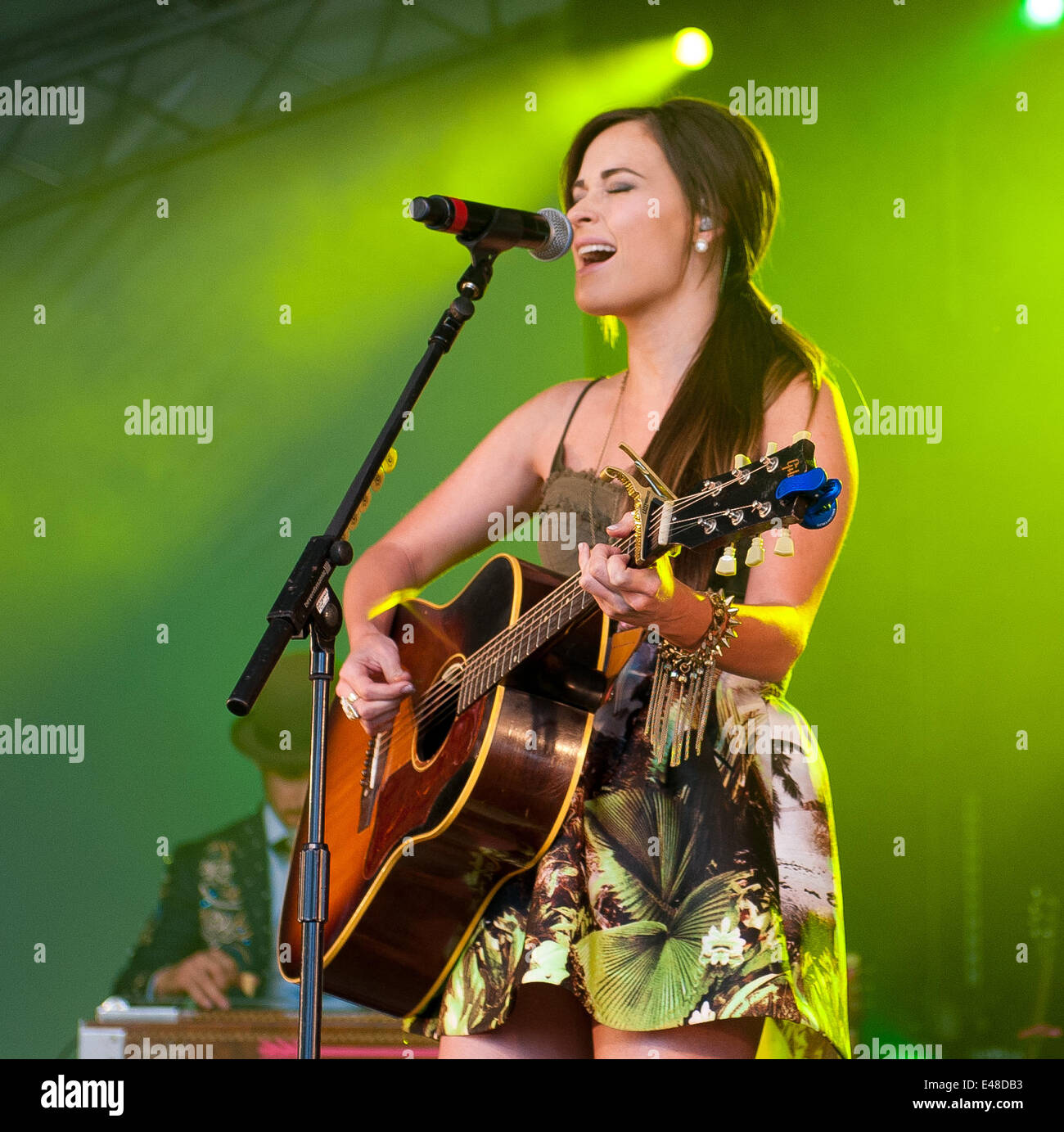 Great Tew, Oxfordshire, UK. July 5th 2014. Cornbury Festival. Kacey ...