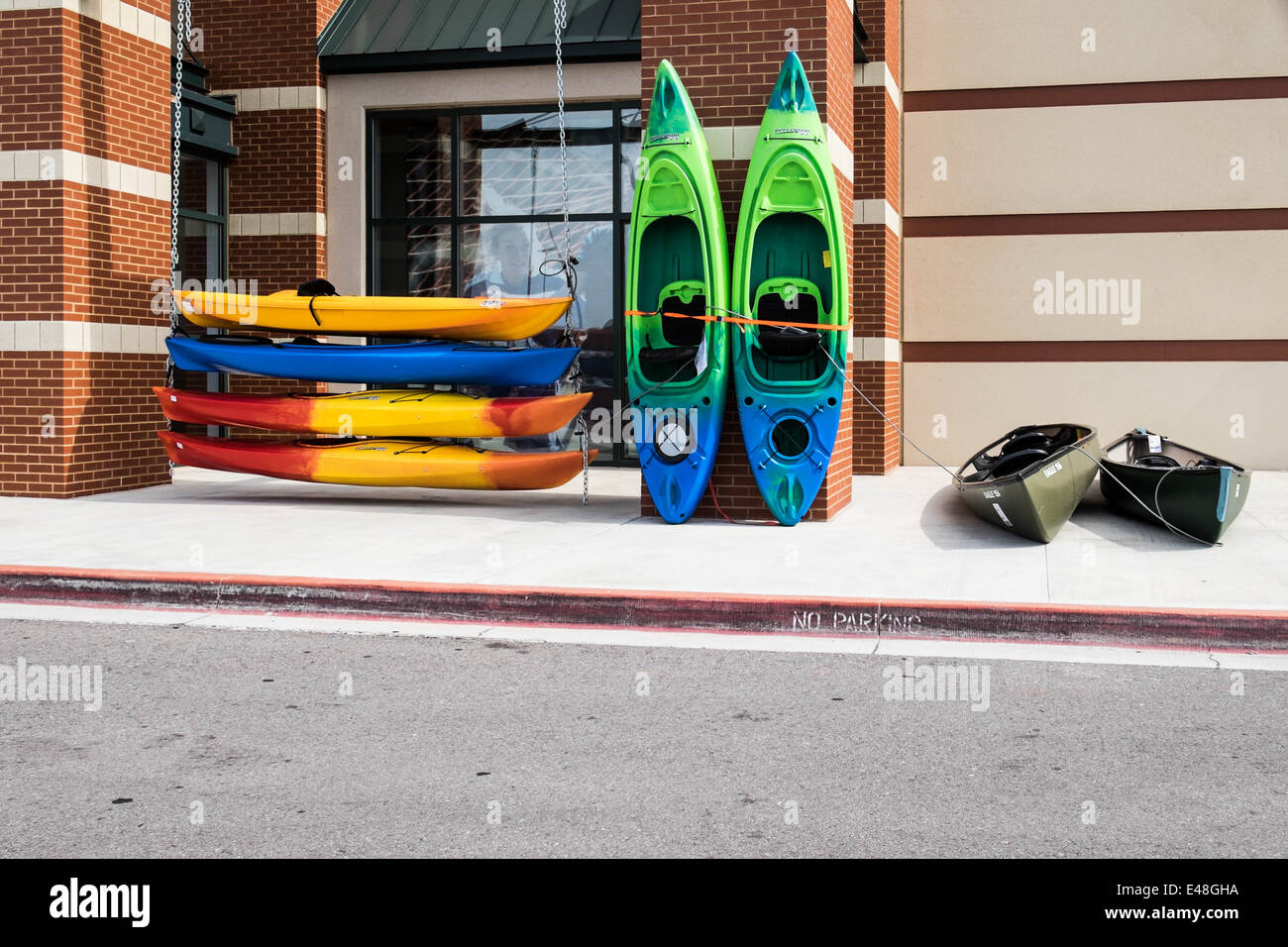 Kayaks and boats for sale in front of Dick's Sporting Good Store in Oklahoma City, Oklahoma, USA. Stock Photo