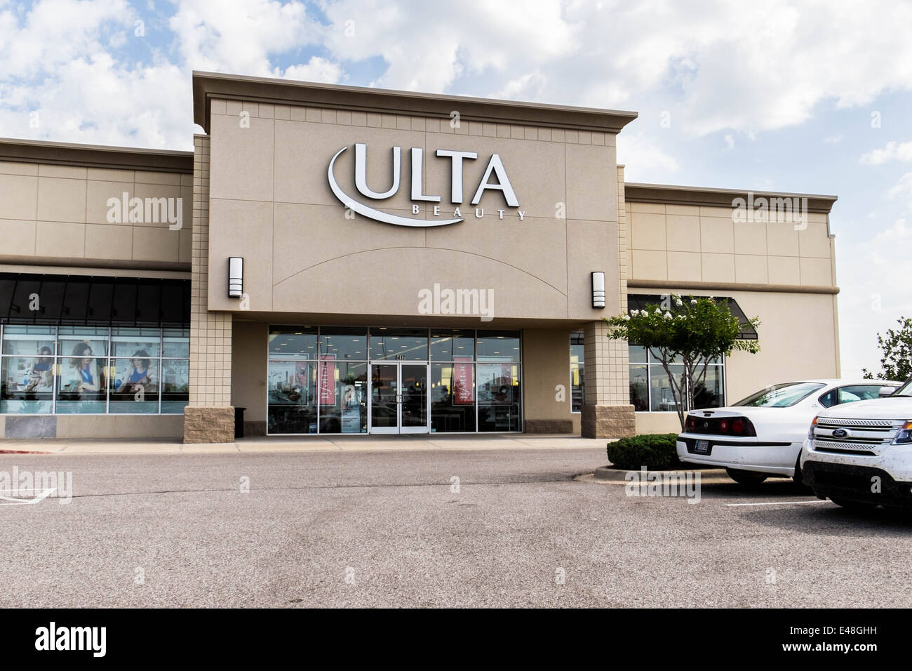 The exterior of Ulta, a retail chain store selling beauty supplies to the public. Oklahoma City, Oklahoma, USA. Stock Photo