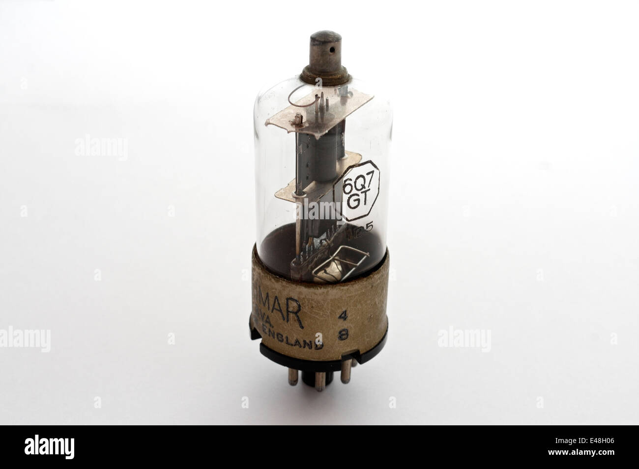 A 6R7 Electronic vacuum tube / Valve Stock Photo Alamy