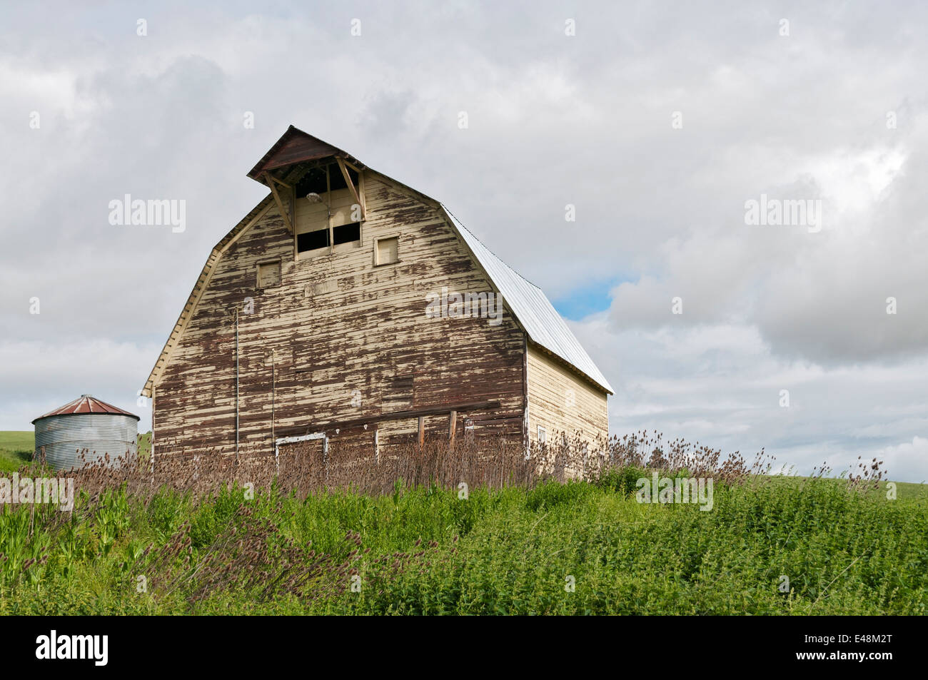 Washington, The Palouse, farm, wooden barn Stock Photo