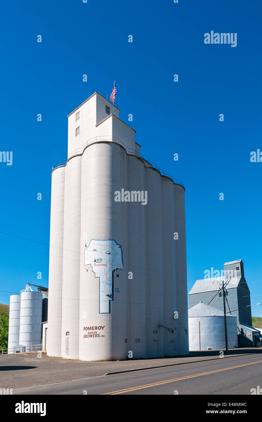 Washington, The Palouse, Garfield County, Pomeroy, grain elevator Stock