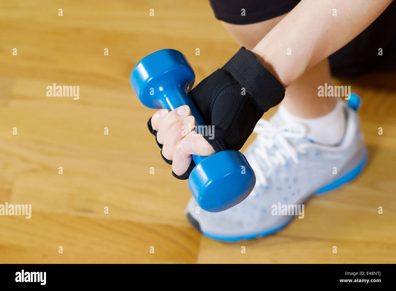 Small hand weights workout hi-res stock photography and images - Alamy