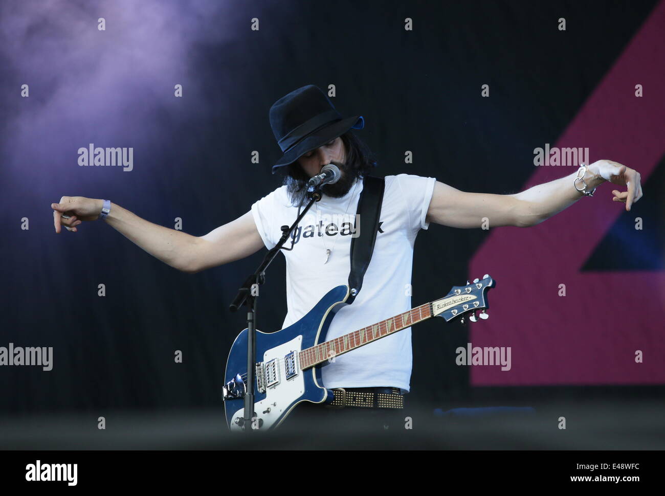 Sergio Pizzorno - guitar genius of the group Kasabian 10 Sergio Pizzorno - guitar genius of the group Kasabian 72