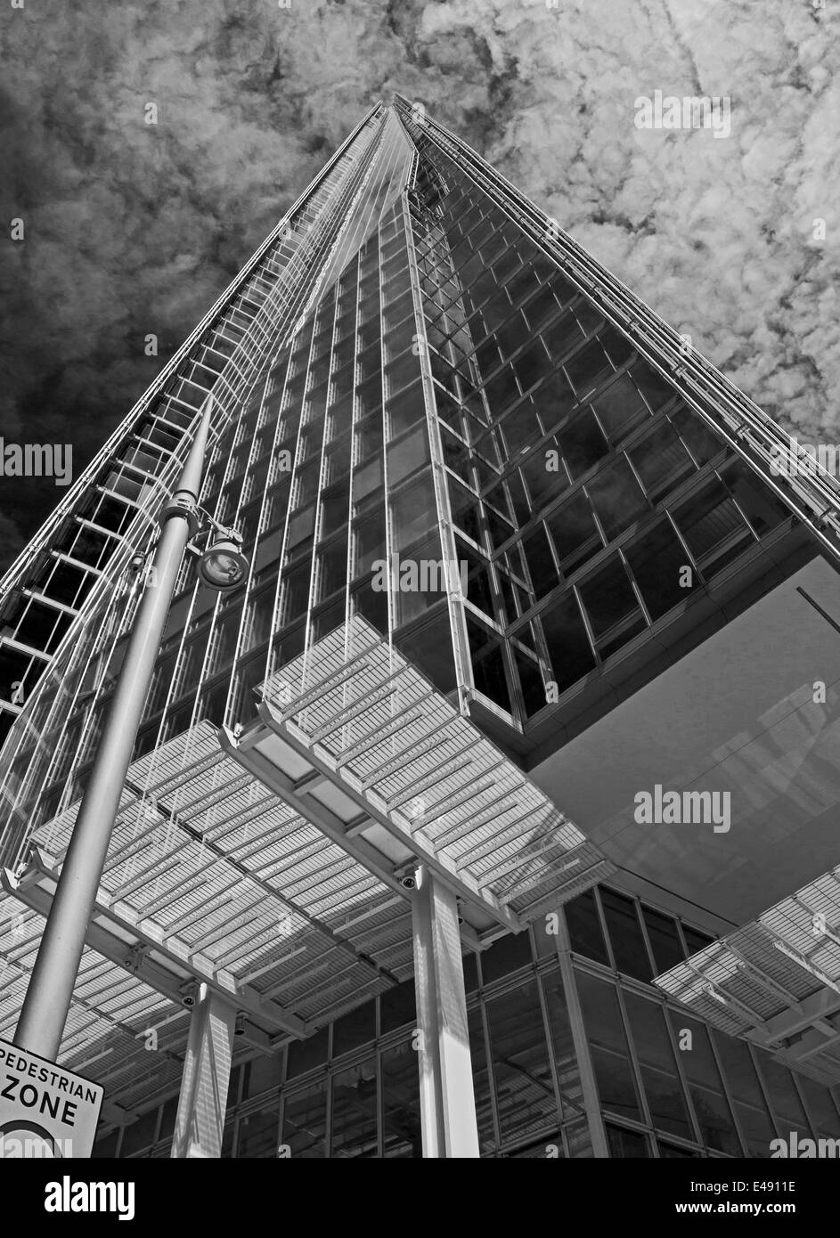 London shard tall building Black and White Stock Photos & Images - Alamy