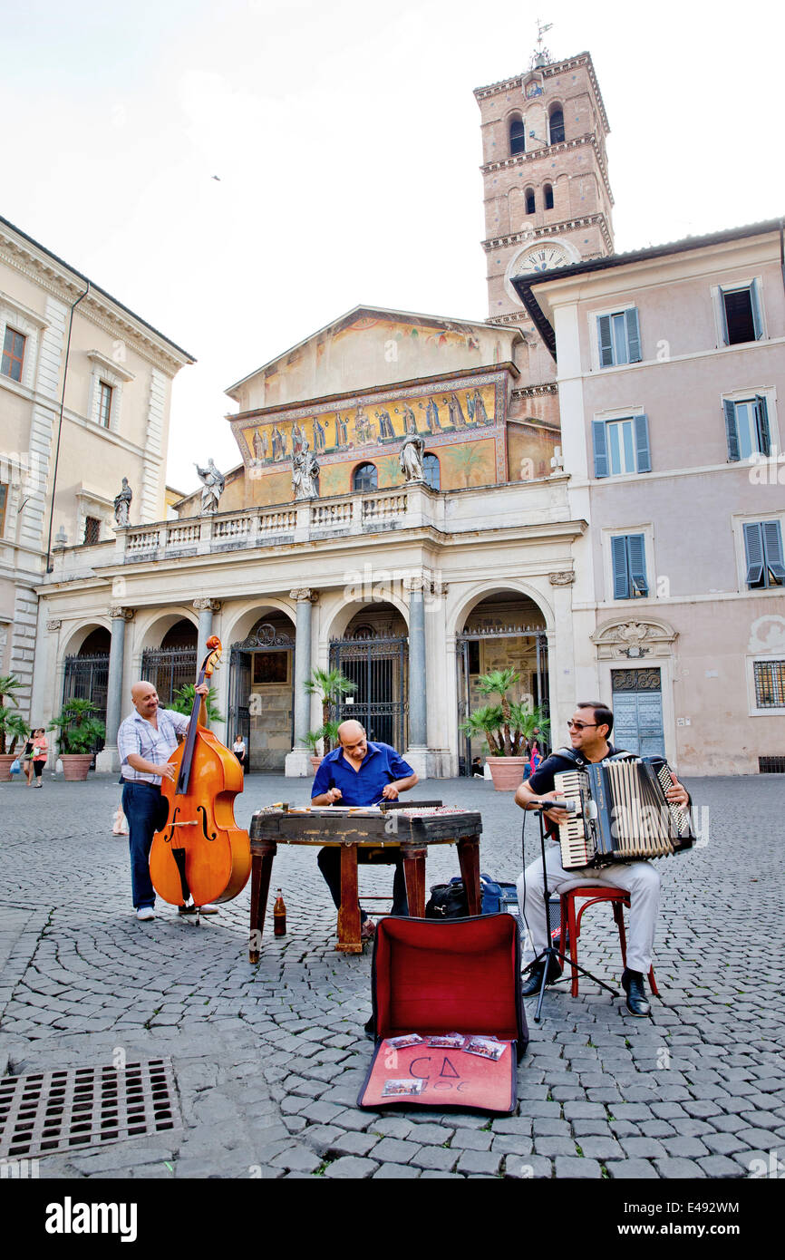 Rome, Italy. 05th July, 2014. Musicians play in front of the Basilica ...