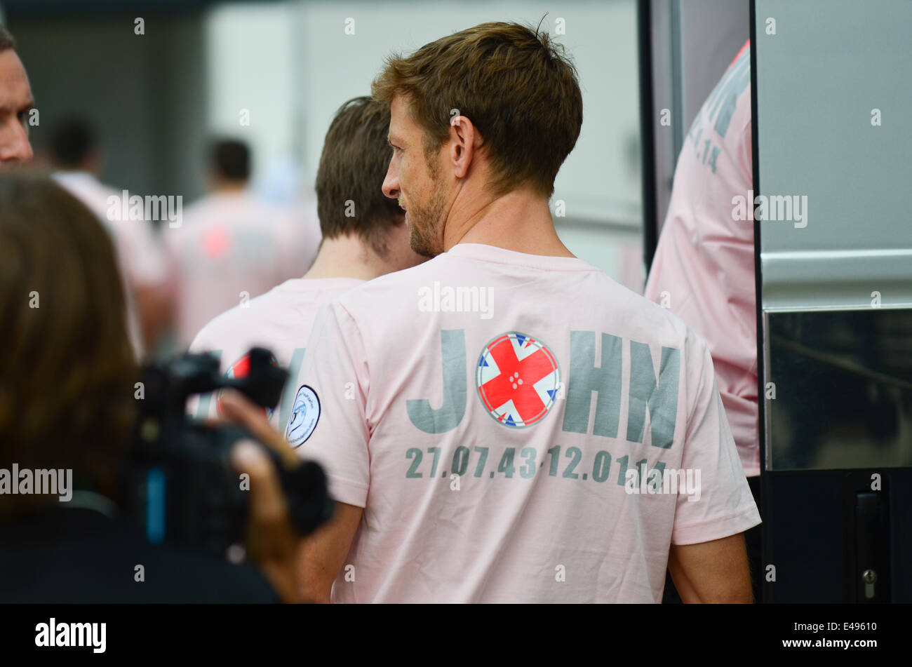 Pink T Shirts High Resolution Stock Photography And Images Alamy