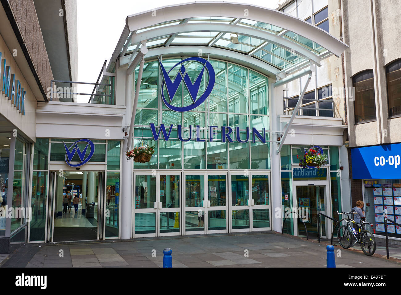Shopping centre wolverhampton hi res stock photography and images