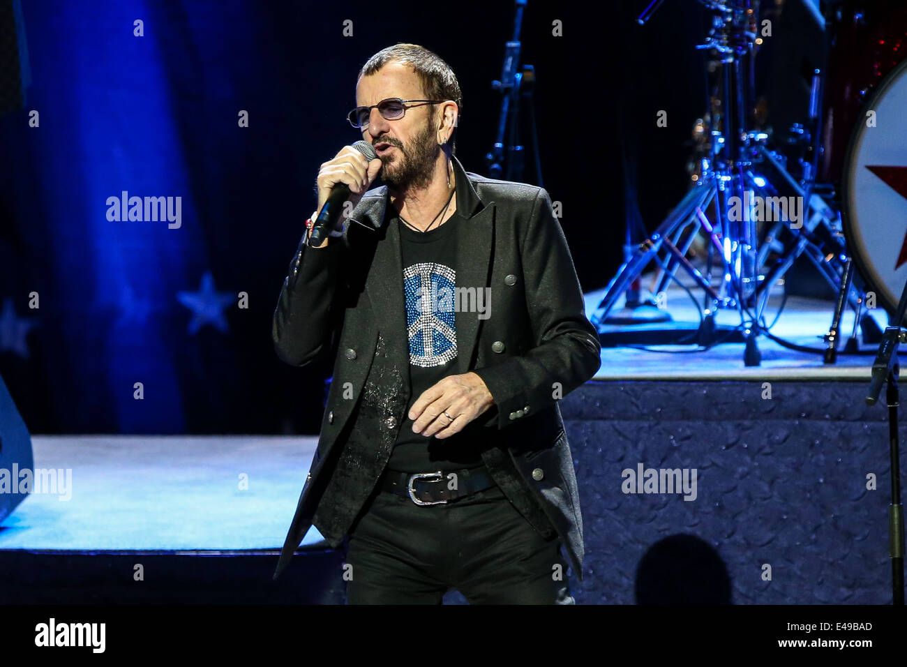 Ringo Starr and his All Star Band perform live in concert Stock Photo