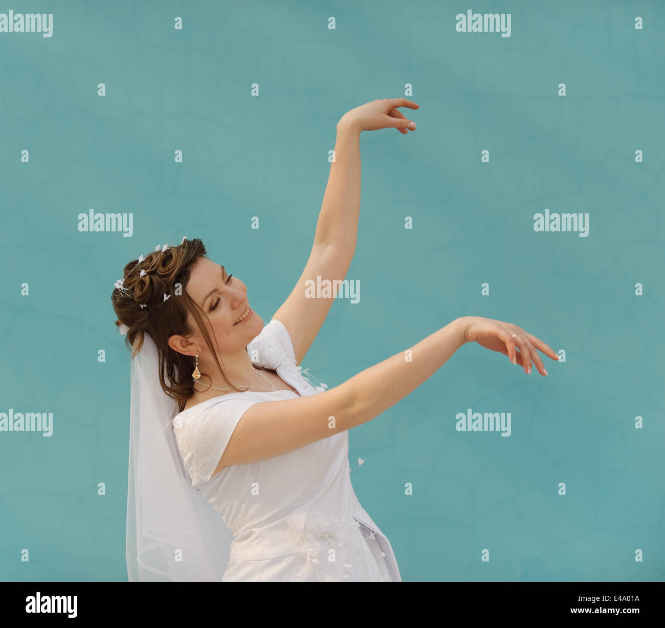 Woman dancing outdoors expressing hi-res stock photography and images ...