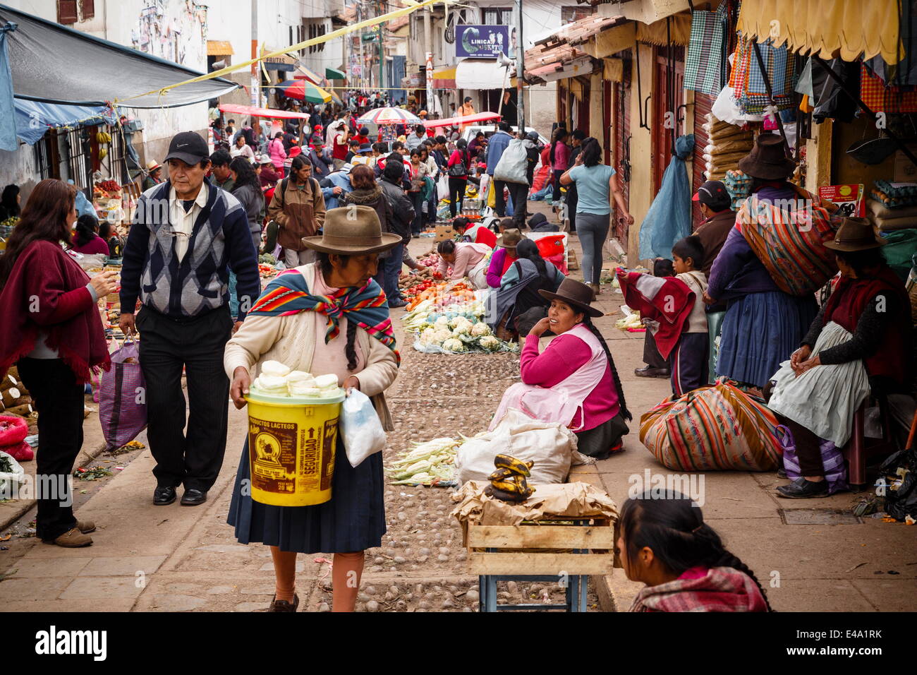 Outdoor vegetable and fruit market, Cuzco, Peru, South America Stock Photo