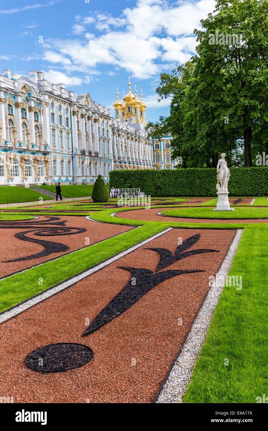 View of the French-style formal gardens at the Catherine Palace, Tsarskoe Selo, St. Petersburg, Russia, Europe Stock Photo