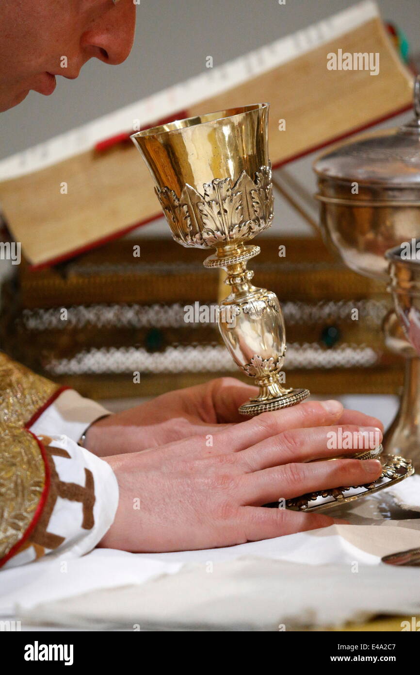 Eucharistic liturgy, Villemomble, Seine-Saint-Denis, France, Europe Stock Photo