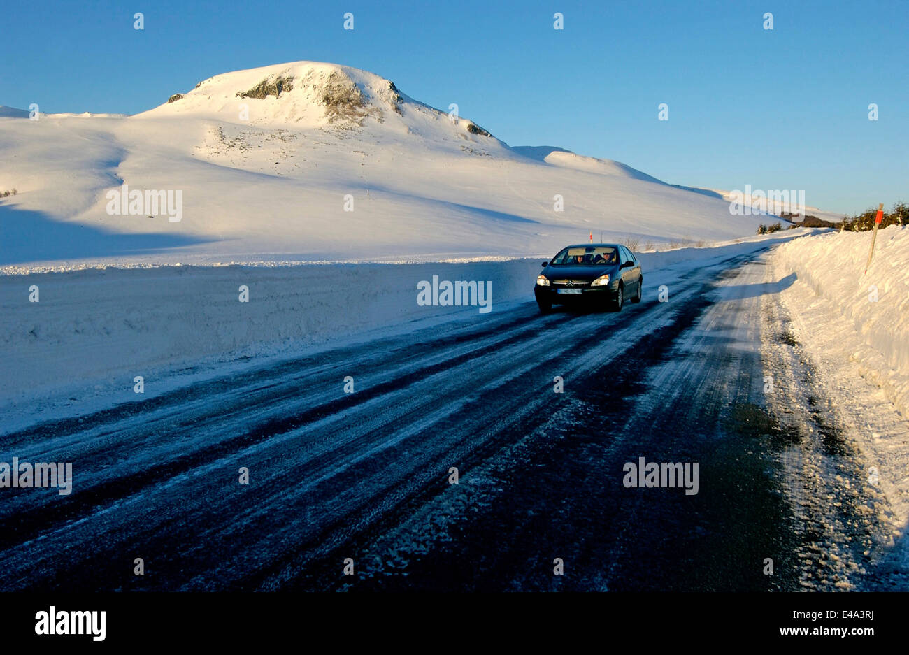 The high snow hi-res stock photography and images - Alamy