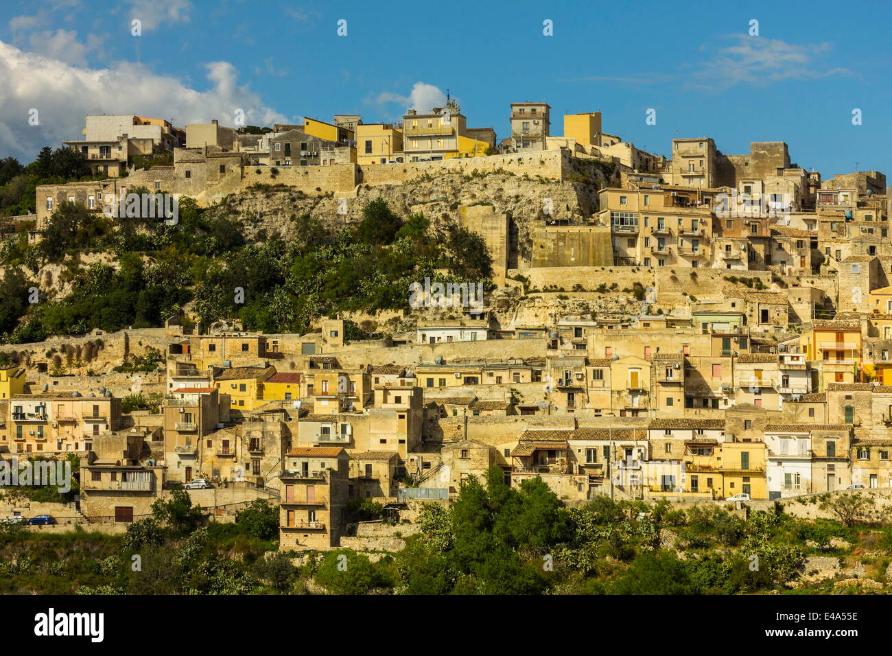 Buildings in steep gorge at Modica, a town famed for its Baroque architecture, UNESCO, Modica, Ragusa Province, Sicily, Italy Stock Photo