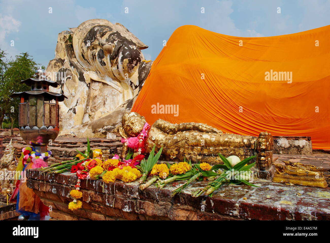 Sleeping Buddha, Wat Lokaya Sutha, Ayutthaya Historical Park, UNESCO, Ayutthaya, Thailand, Southeast Asia Stock Photo