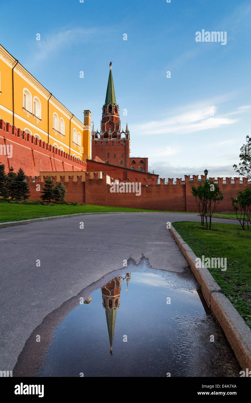 Trinity Tower of the Kremlin from Alexander Gardens, Moscow, Russia, Europe Stock Photo